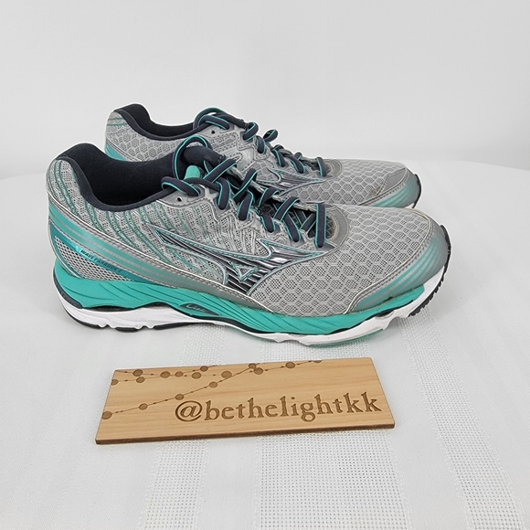 mizuno women's wave paradox 2 running shoe